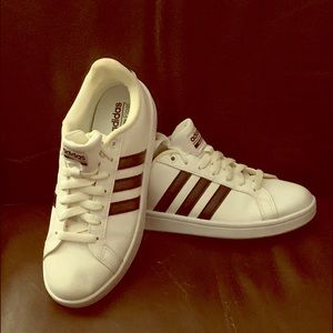 Women’s Adidas Grand Court tennis shoes